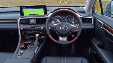 Интерьер Lexus RX Mk4